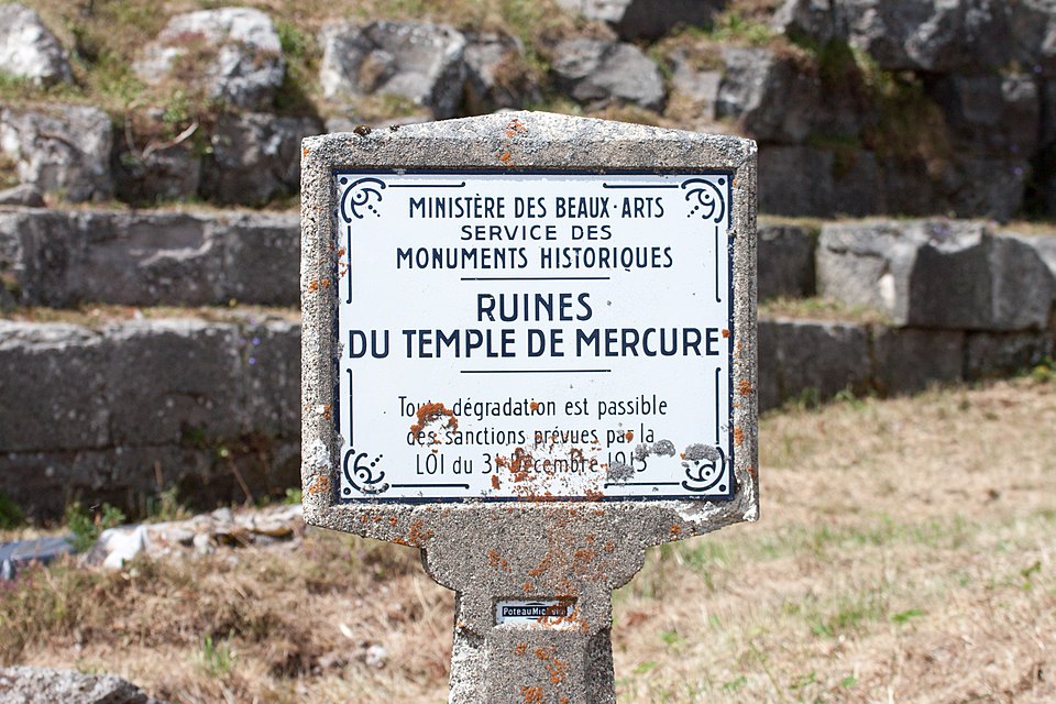 File:Ministère des Beaux-Arts - Ruines du Temple de Mercure.jpg
