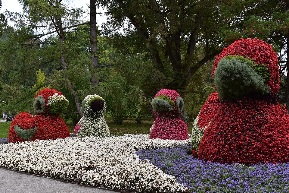 Duck sculptures made of flowers, Mainau (Germany)