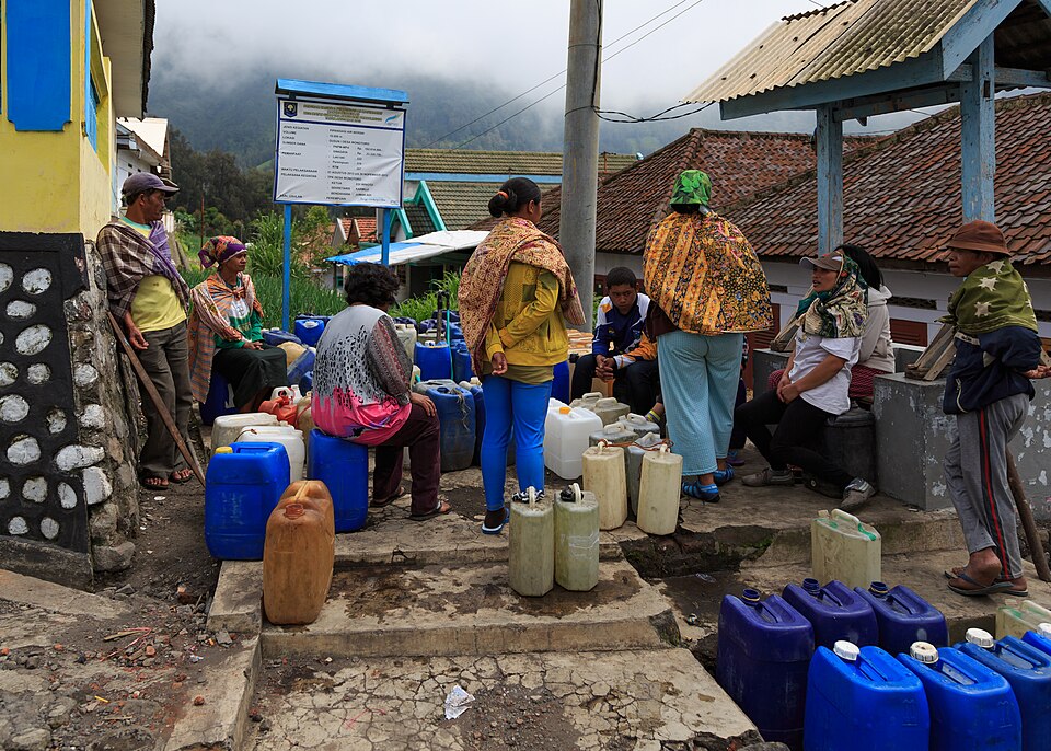 File:Ngadisan Indonesia Village-pump-01.jpg