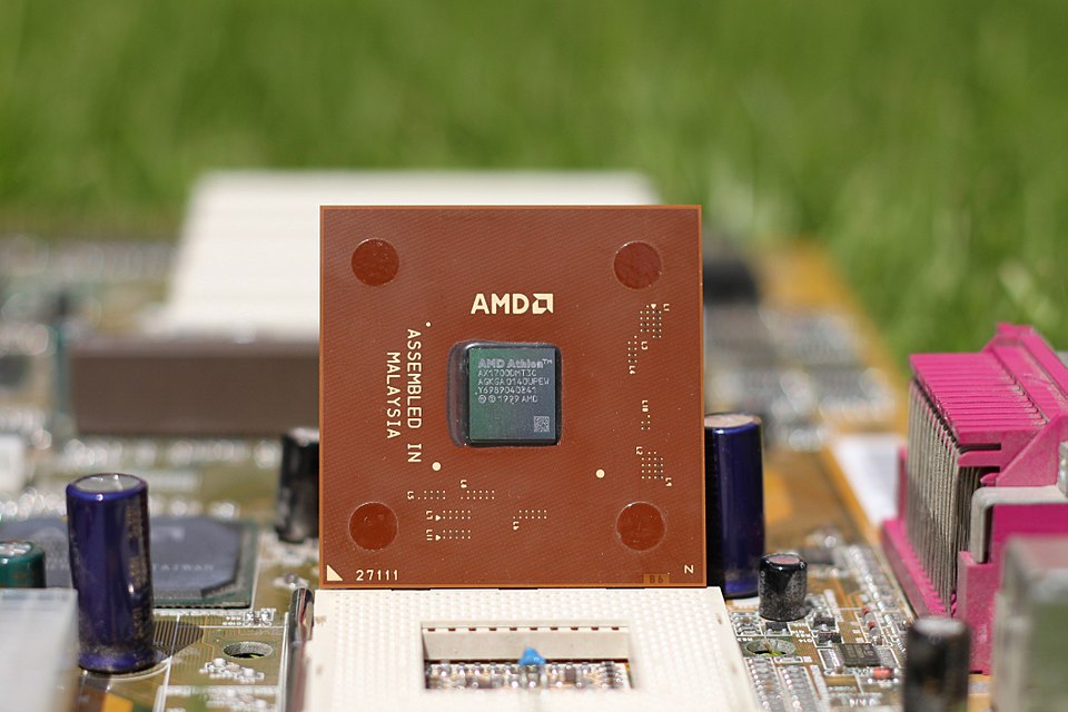 File:AMD Athlon XP Palomino.Jpg